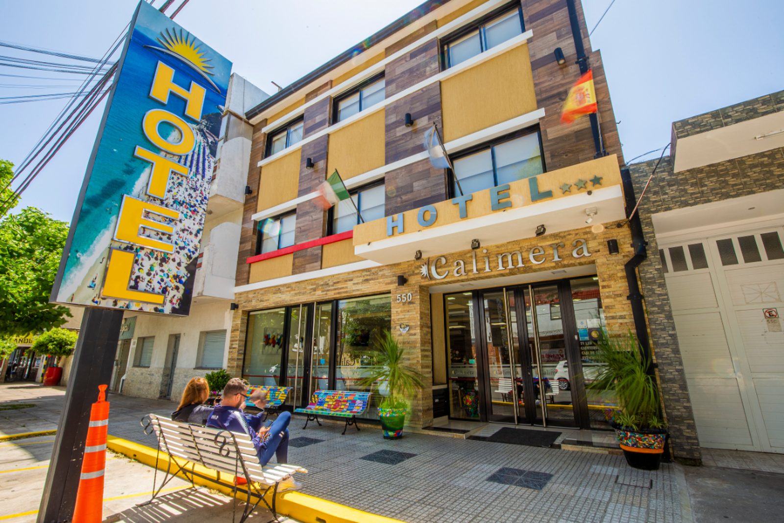 Fachada de Hotel Calimera en Santa Teresita